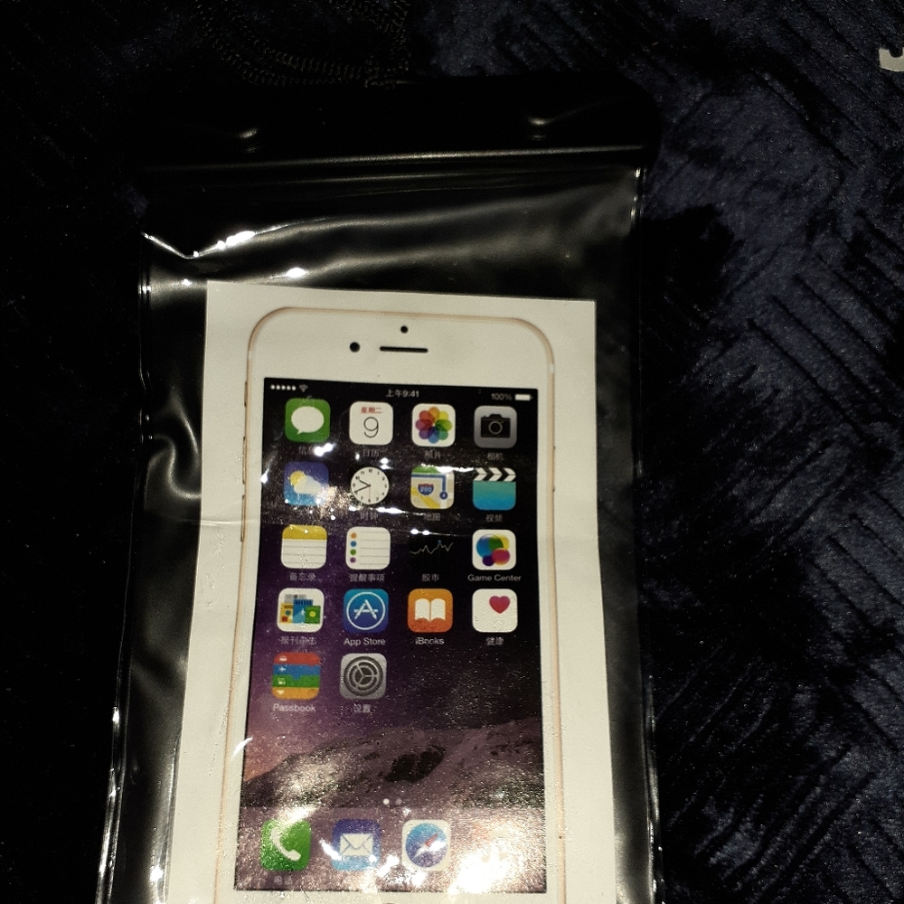 Waterproof phone pouch